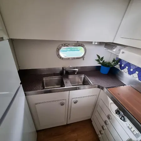 보트호텔 Yate , Experiencia Unica J