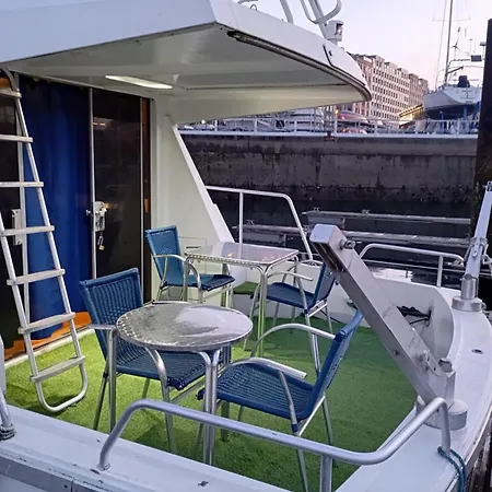 Yate , Experiencia Unica J 보트호텔 기욘